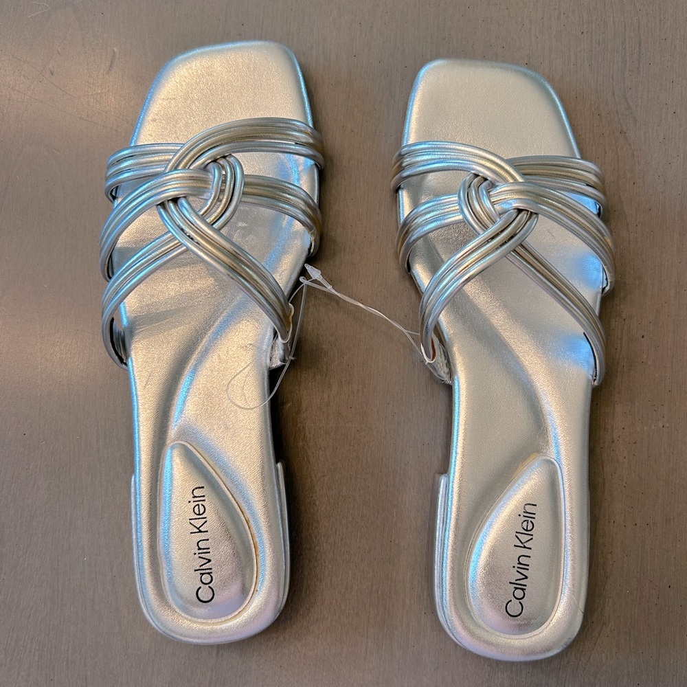NWT. Calvin Klein Women's Silver & Gold Tianela Flat Slide Sandals Sz 7M No Box - Picture 5 of 12